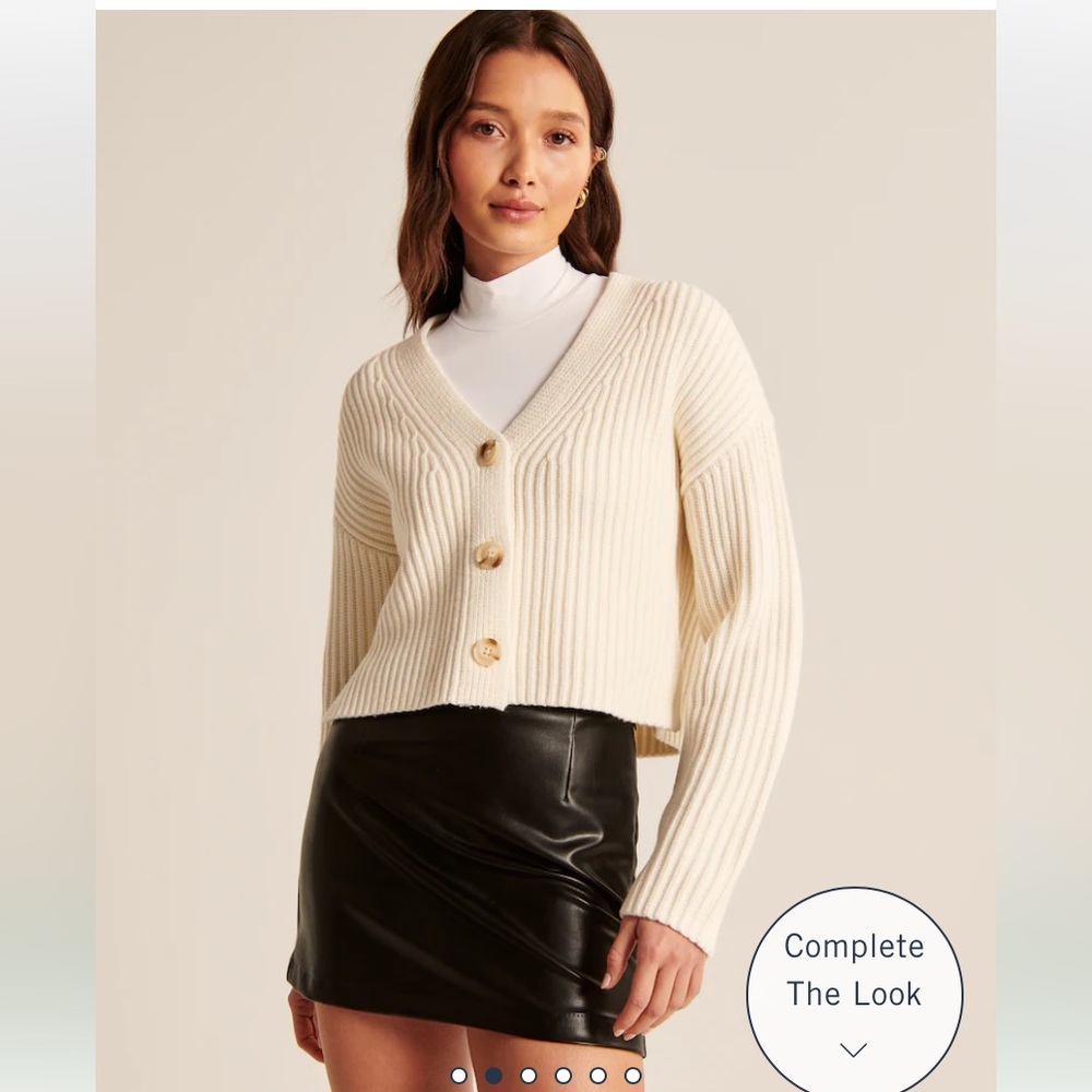 Merino Wool-Blend Ribbed Cardigan - Picture 4 of 7